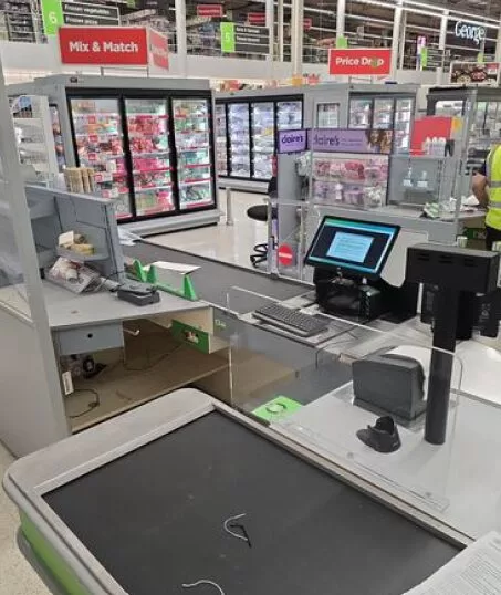 Modifications and installations on all models of checkouts.